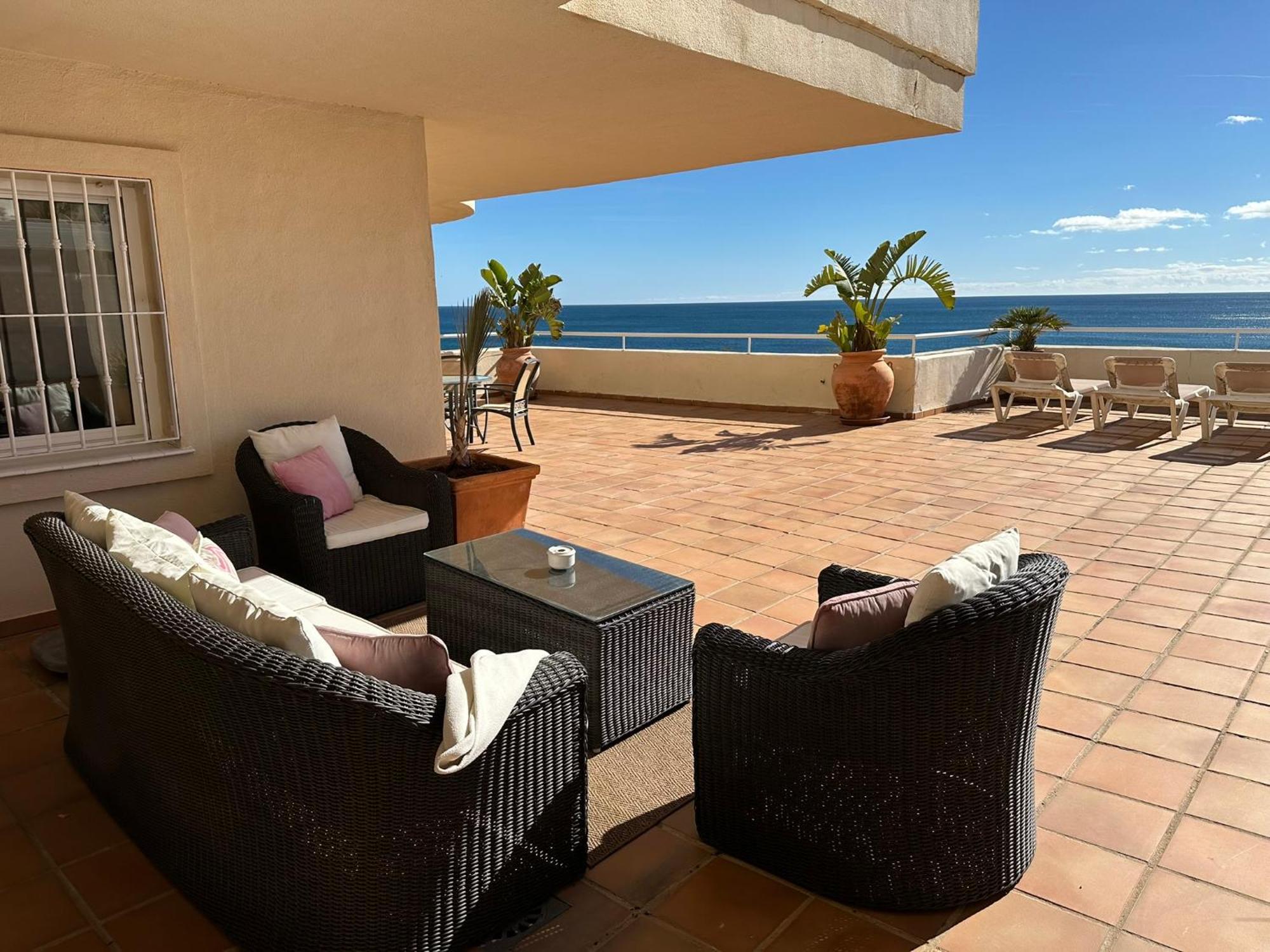Apartments Bermuda Beach Estepona Exteriör bild