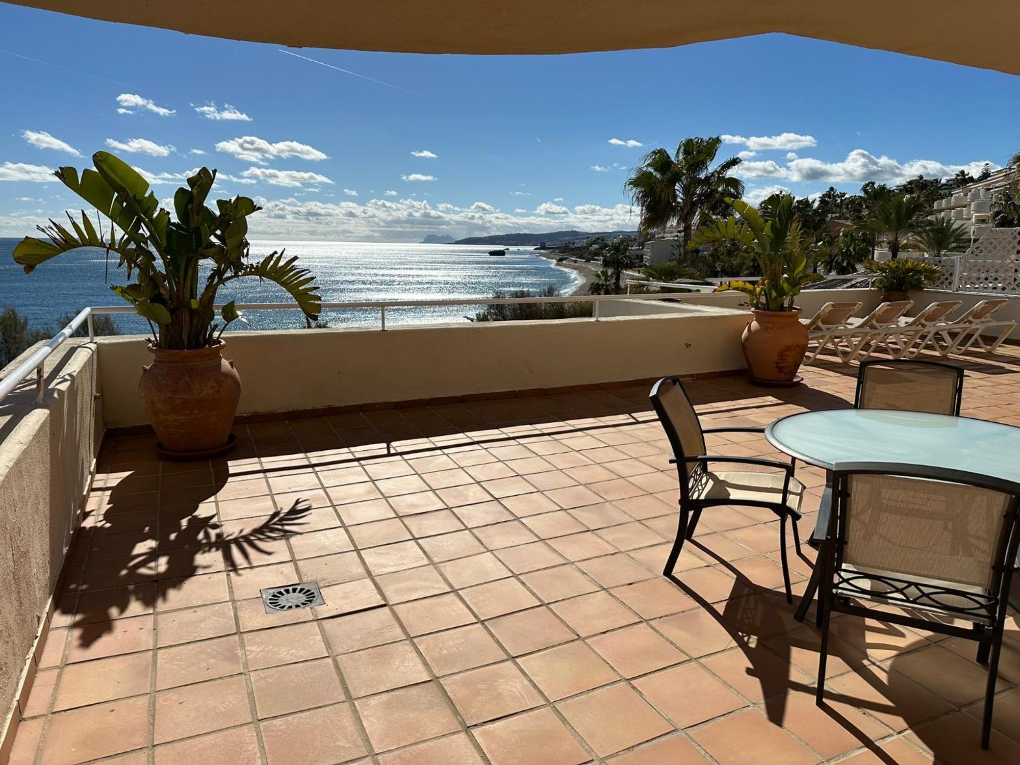 Apartments Bermuda Beach Estepona Exteriör bild