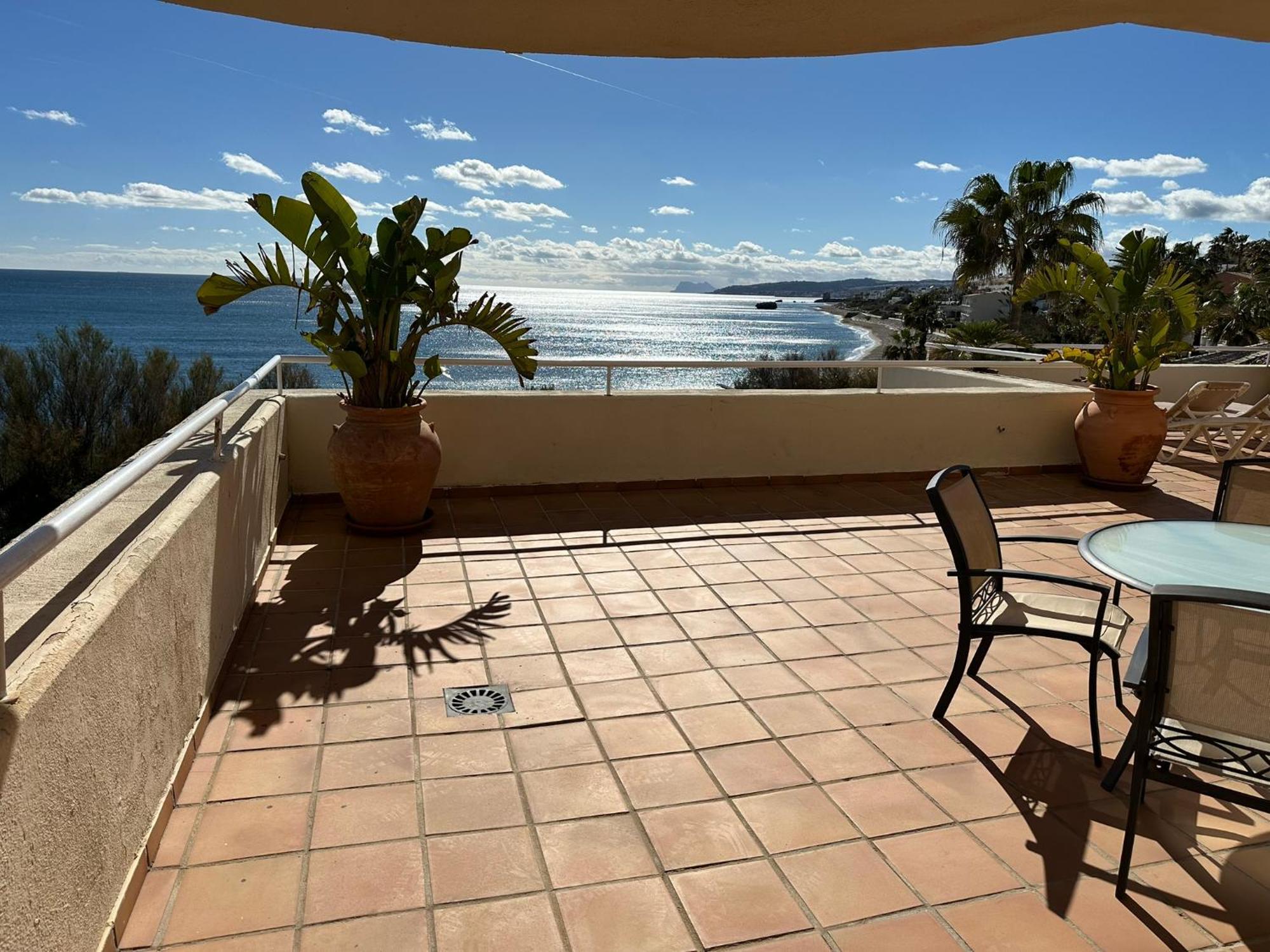 Apartments Bermuda Beach Estepona Exteriör bild