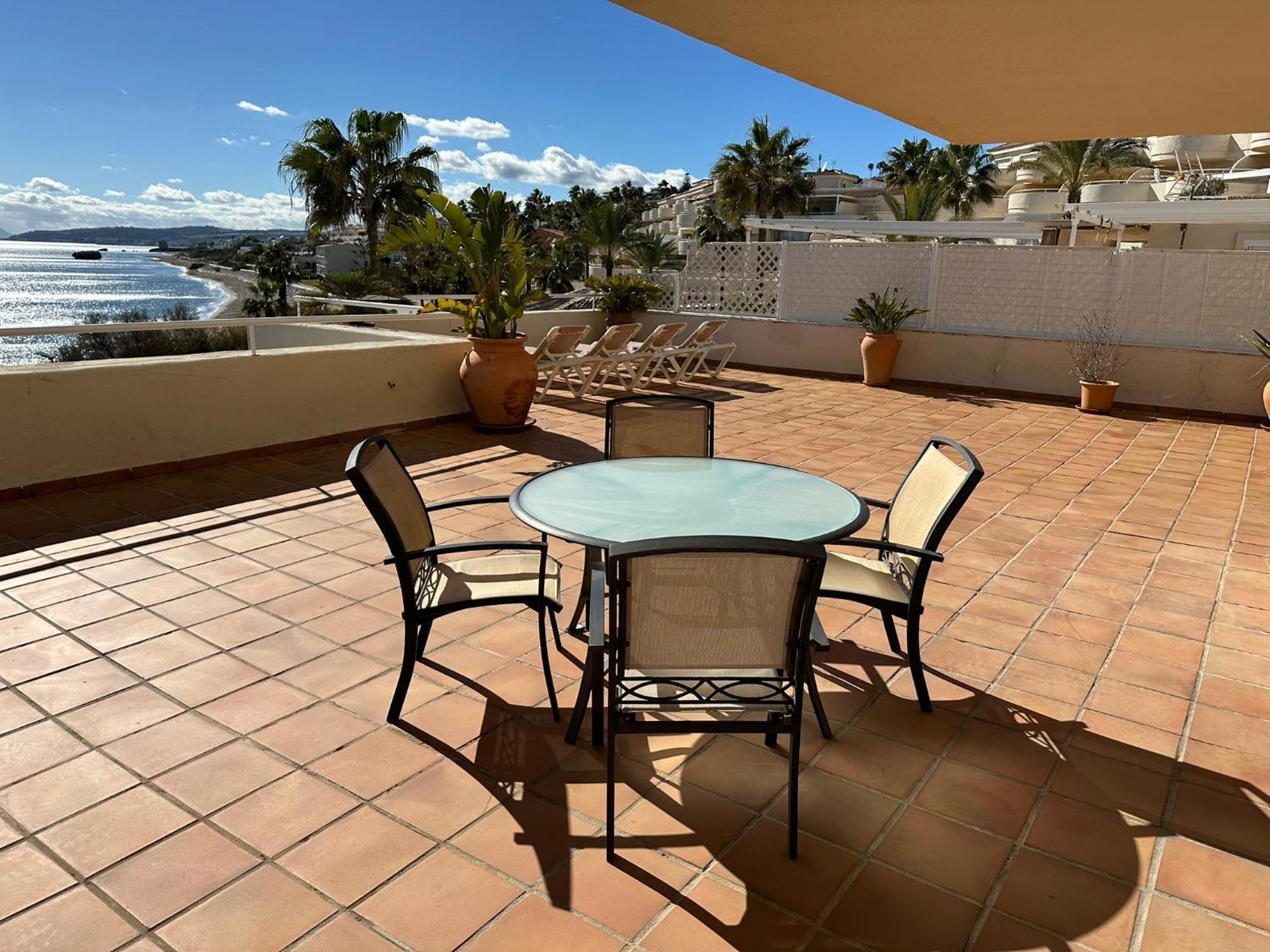 Apartments Bermuda Beach Estepona Exteriör bild