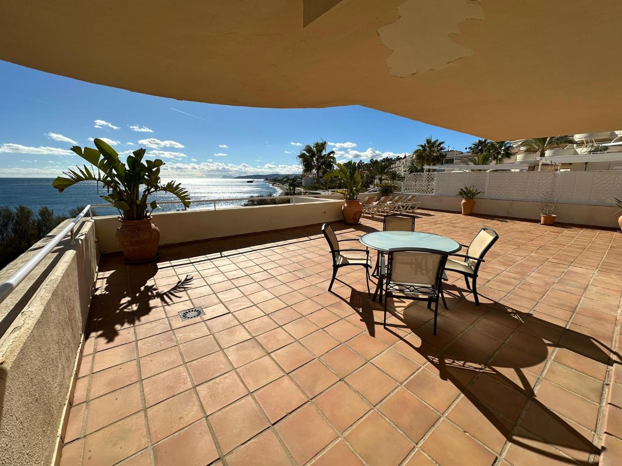 Apartments Bermuda Beach Estepona Exteriör bild