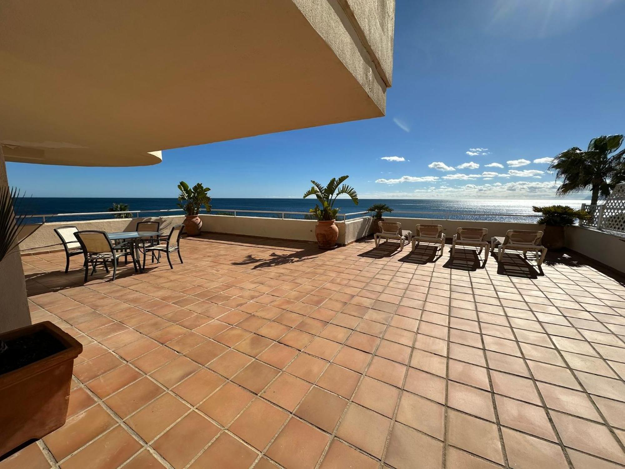 Apartments Bermuda Beach Estepona Exteriör bild