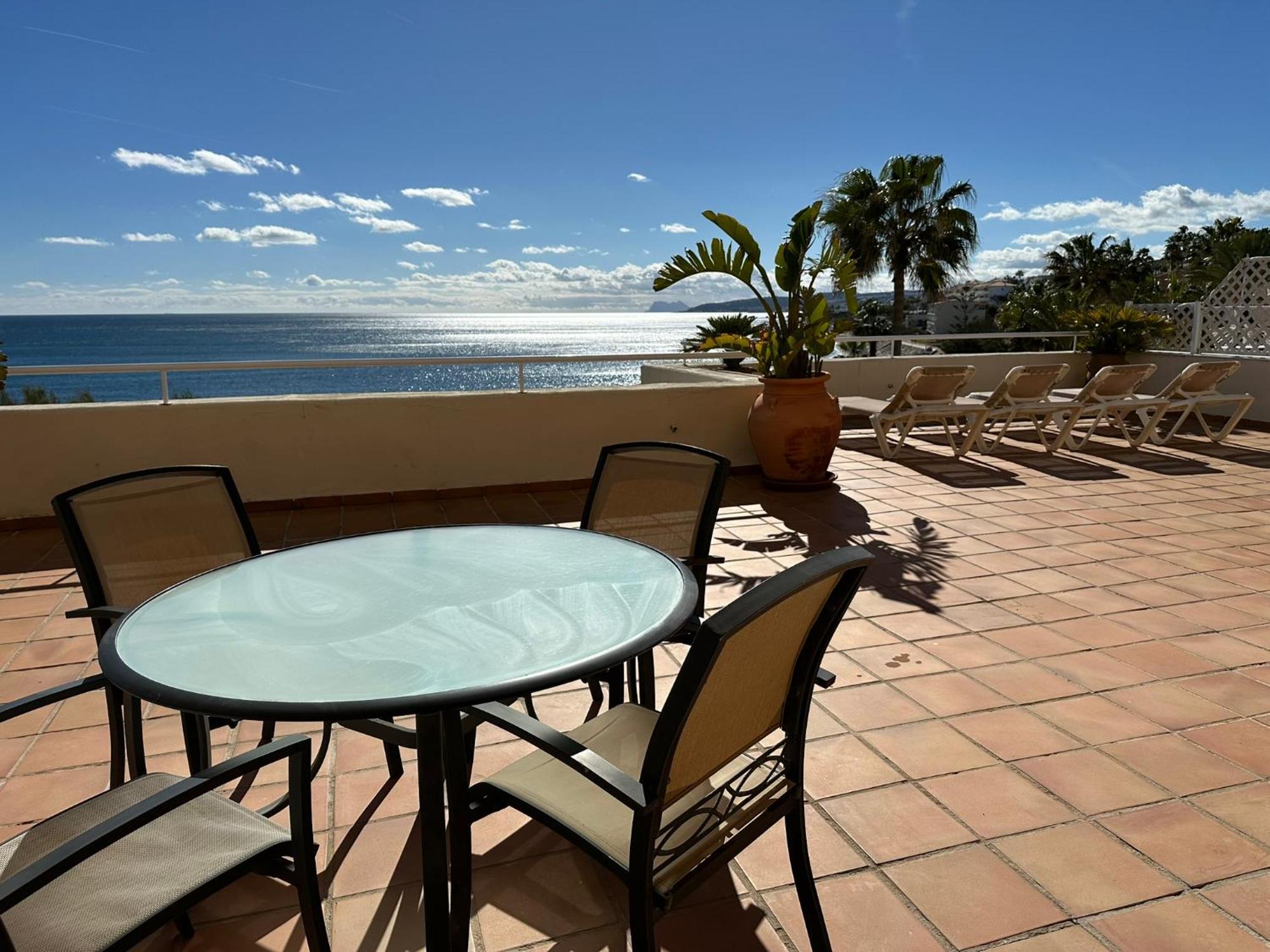 Apartments Bermuda Beach Estepona Exteriör bild