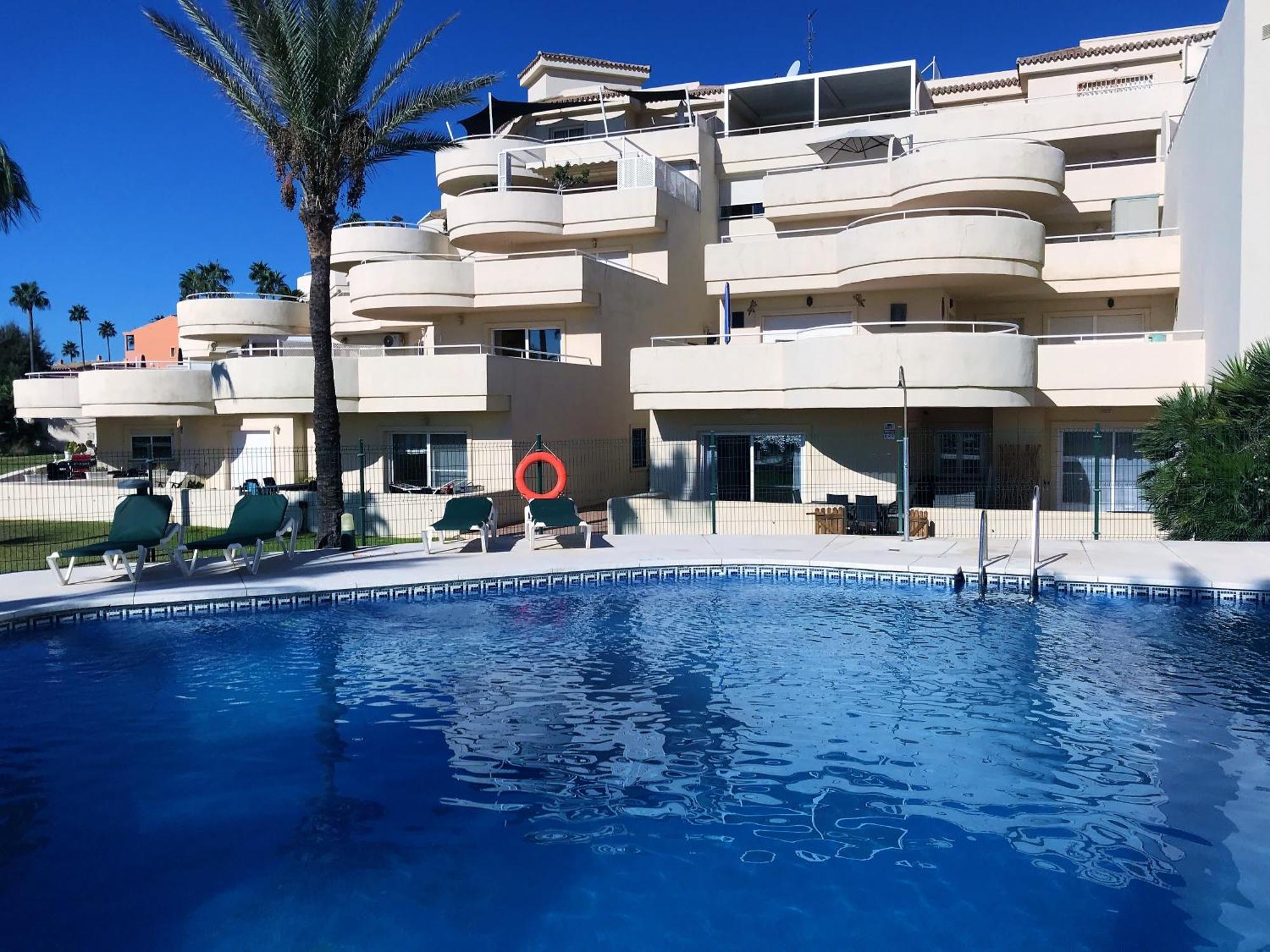 Apartments Bermuda Beach Estepona Exteriör bild