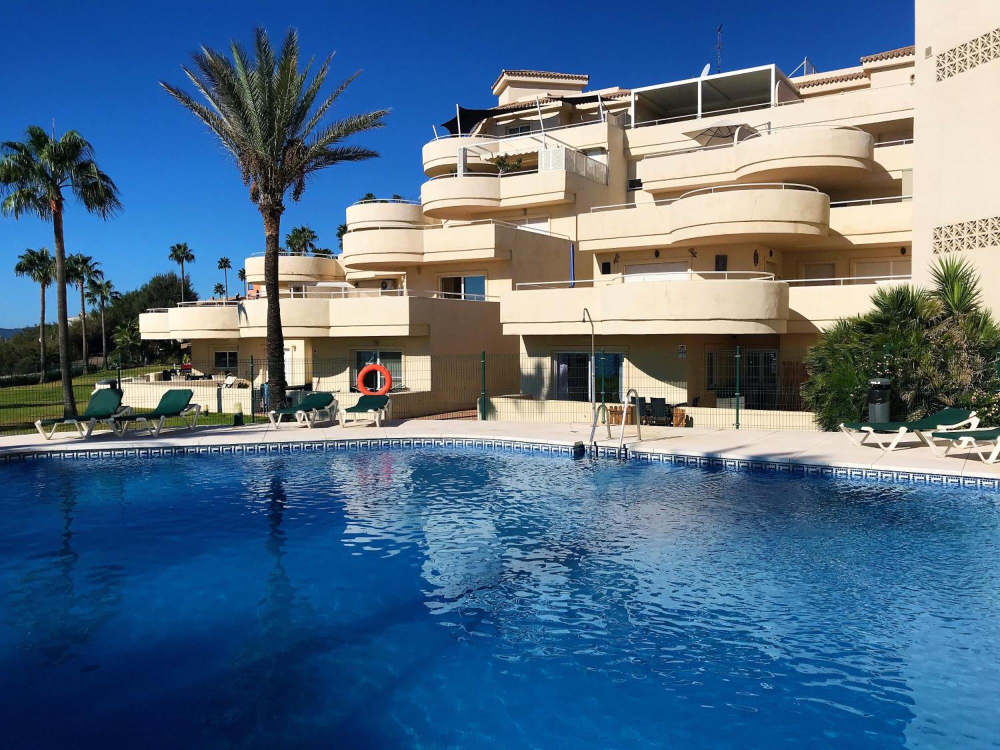 Apartments Bermuda Beach Estepona Exteriör bild