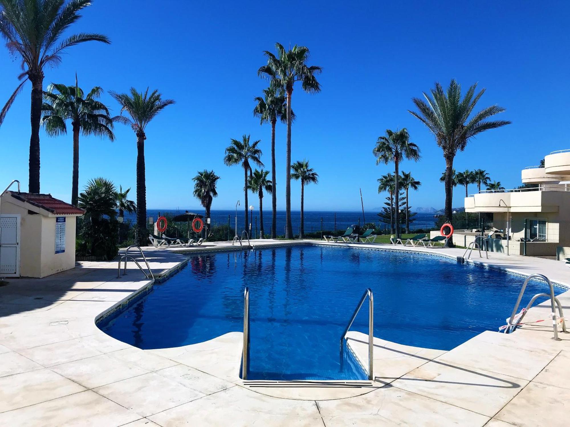 Apartments Bermuda Beach Estepona Exteriör bild