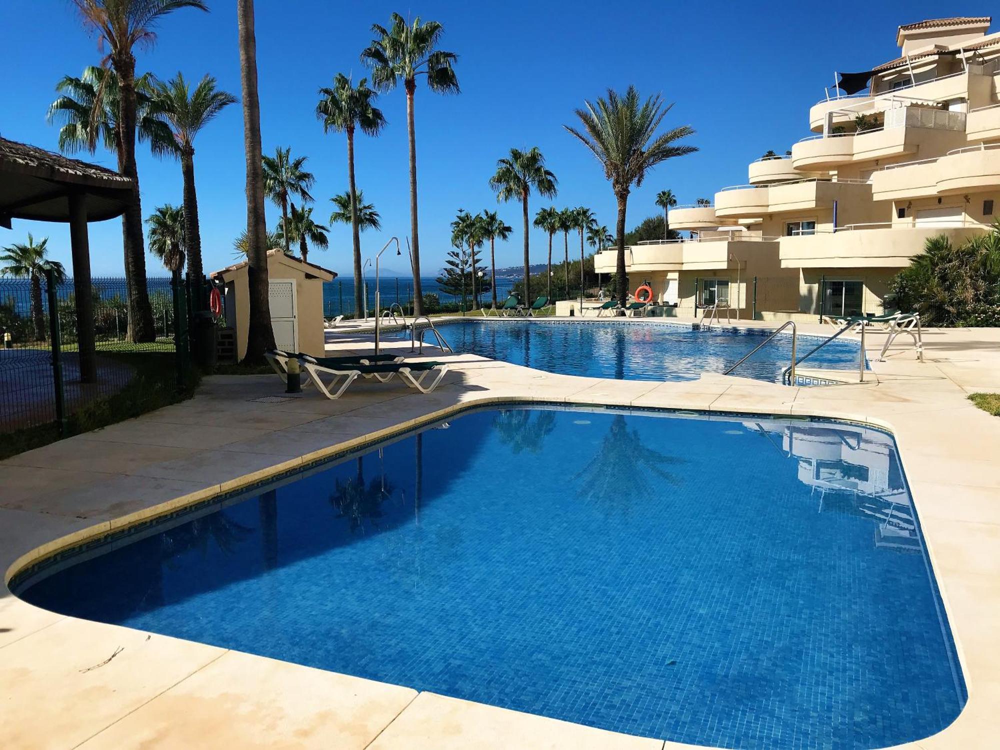 Apartments Bermuda Beach Estepona Exteriör bild