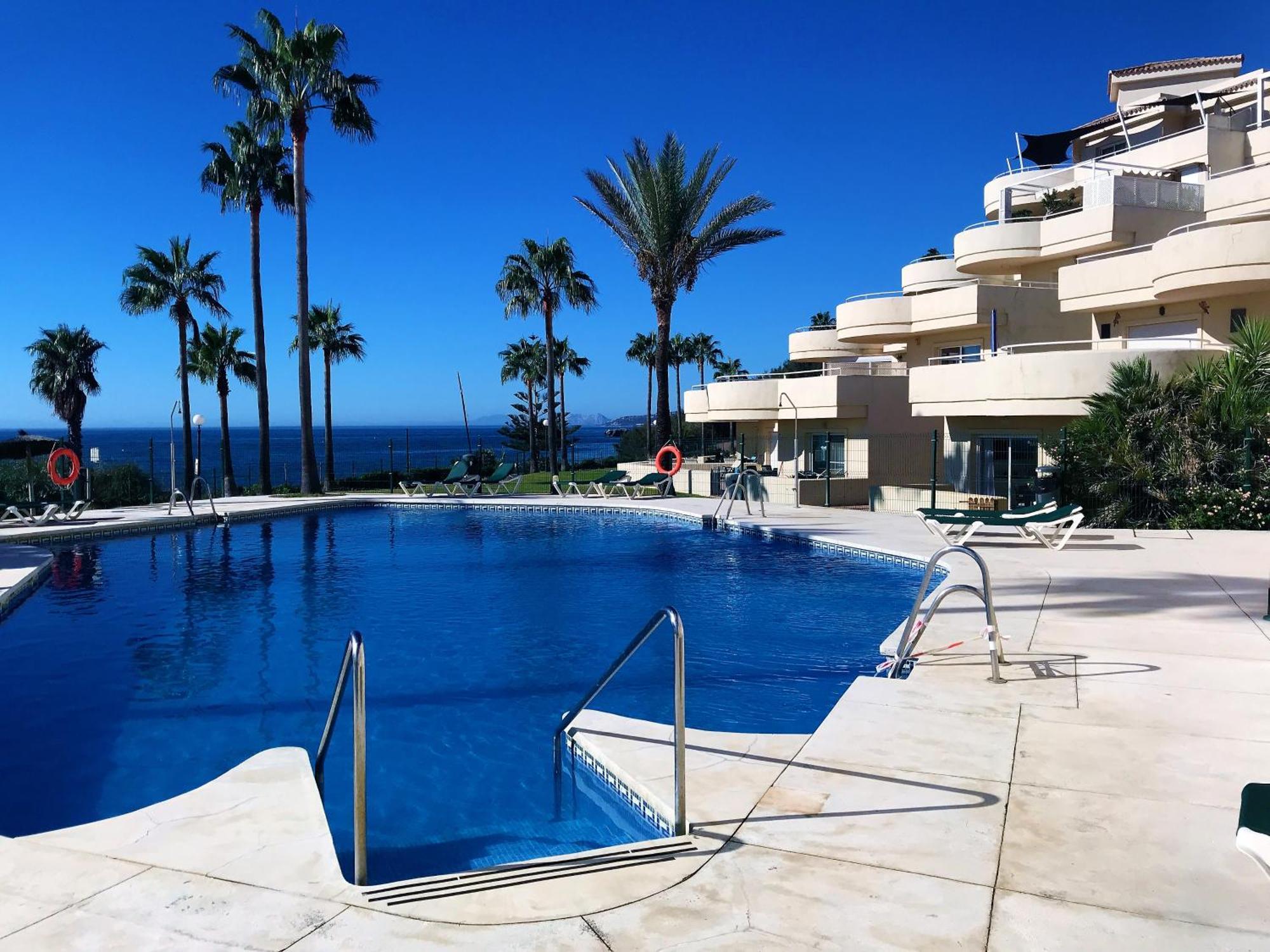 Apartments Bermuda Beach Estepona Exteriör bild